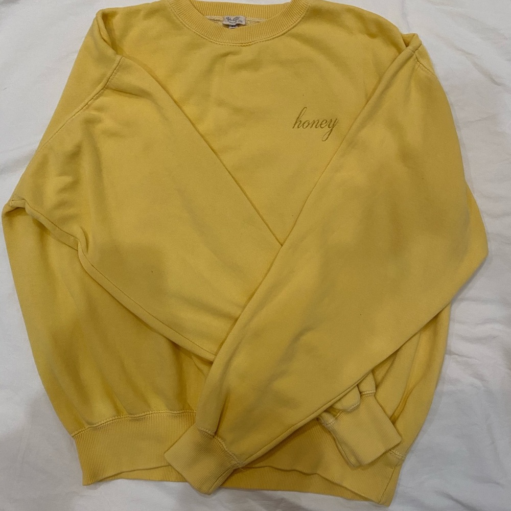 BRANDY MELVILLE YELLOW “HONEY” CREW NECK